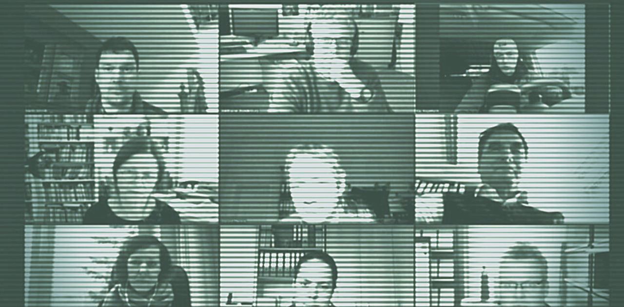 Mehrere Personen auf einem Online-Meeting-Monitor